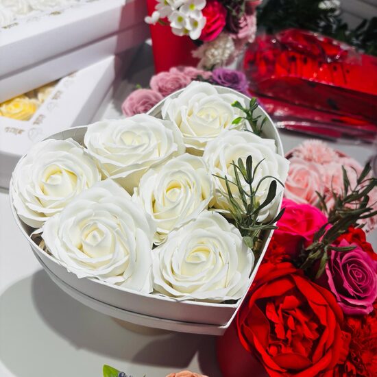 Kompozīija sirds formas vidēja