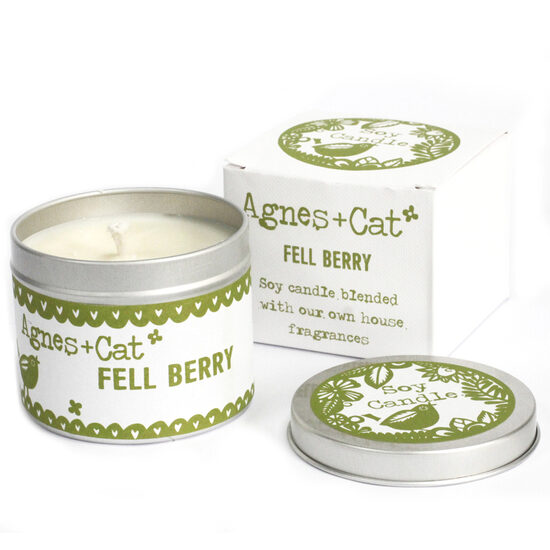 Sojas vaska svece metāla kārbā “Fell Berry” – 200 g | Dāvanu iepakojumā